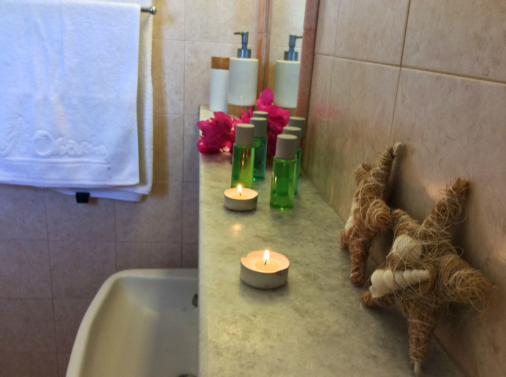 Arokaria Seaside Hotel Ampelas Eksteriør billede